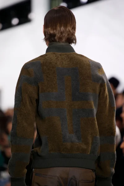 Look 45